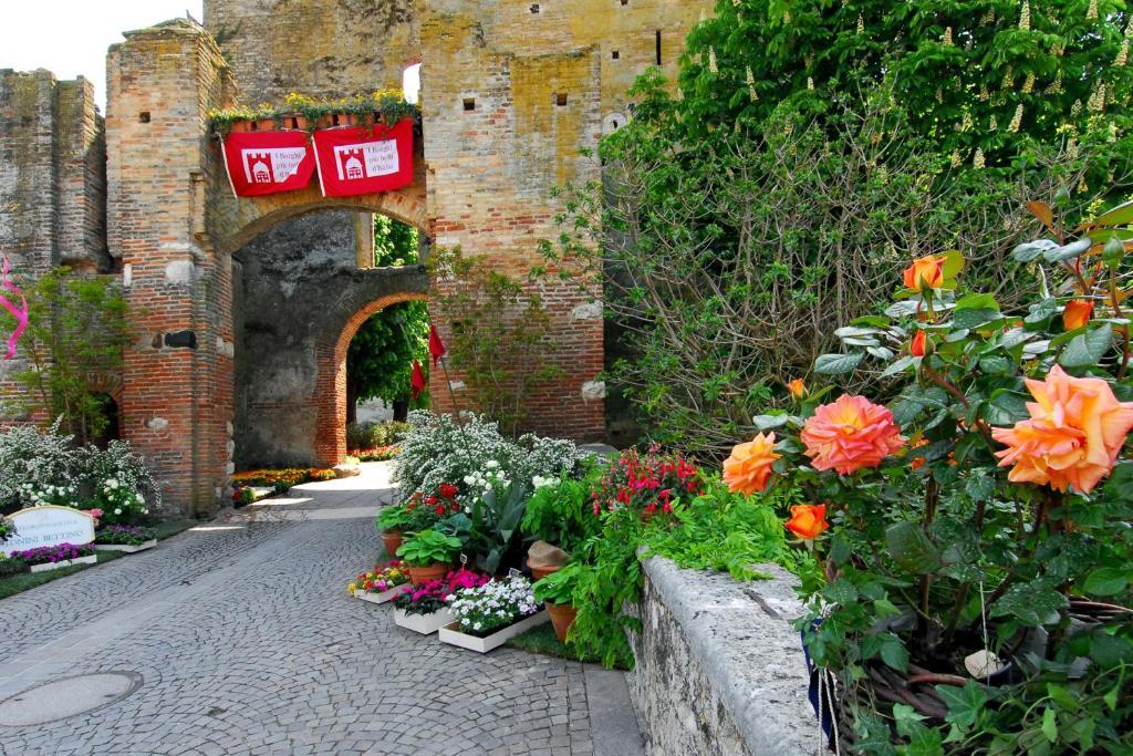 Antica Dimora Dell'Ortolano Appartement Castellaro  Buitenkant foto